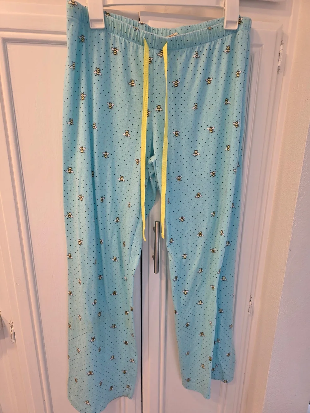Sonoma Women's Yellow Scoop Neck Top and Light Blue Bumblebee Pajama Set ~Medium - Picture 3 of 16